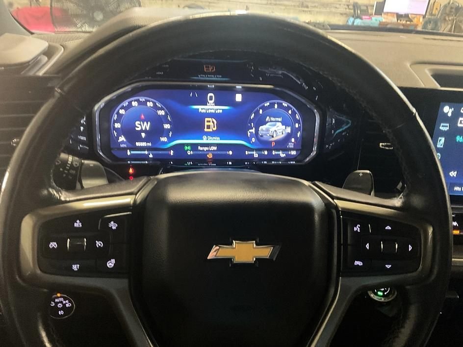 Used 2022 Black Chevrolet High Country image 27