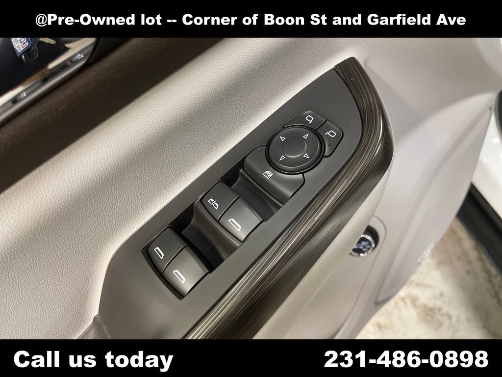 Used 2019 SUMMIT WHITE GMC SLT image 16