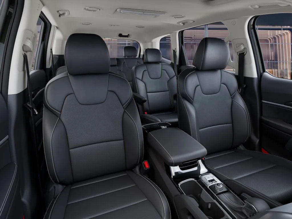 New 2025 Dark Moss Kia S image 14