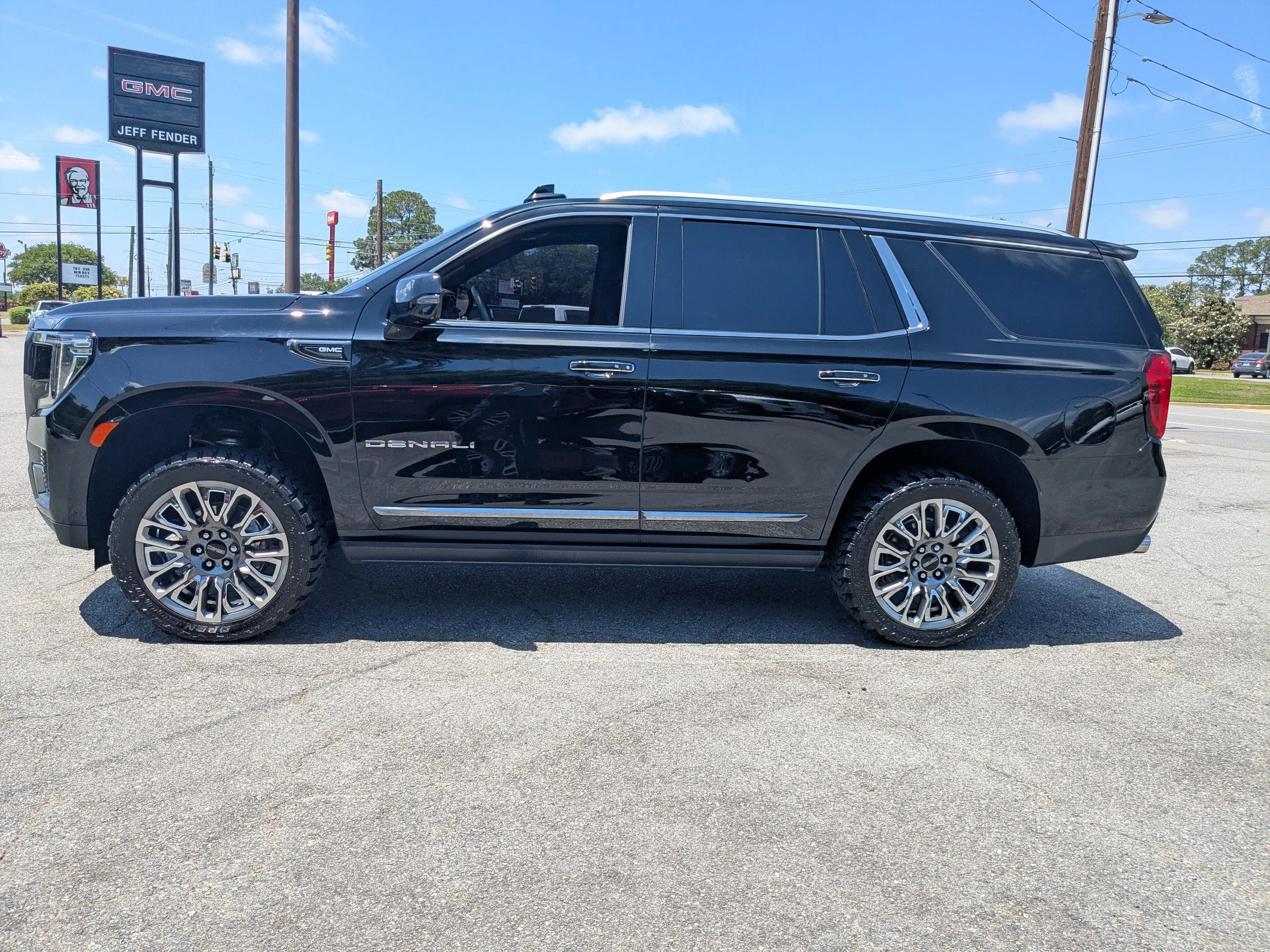 Used 2023 Onyx Black GMC Denali Ultimate image 7