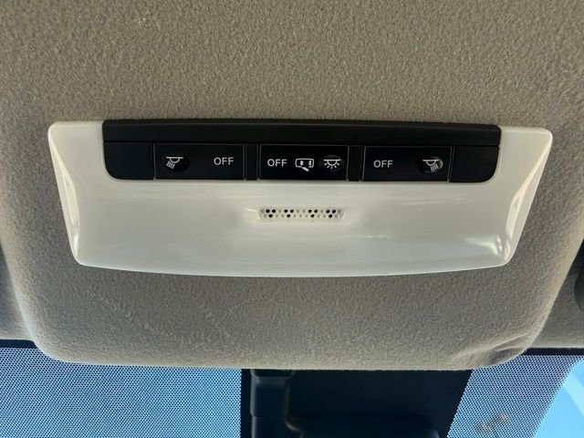2022 Nissan Versa Sedan SV - Photo 18