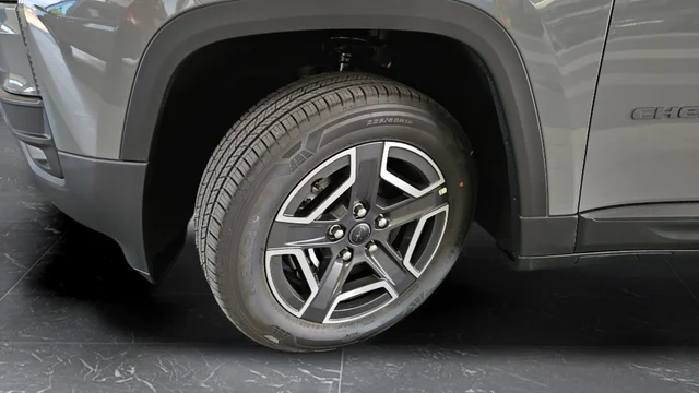 New 2026 Sting-Gray Clear-Coat Exterior Paint Jeep Limited image 37