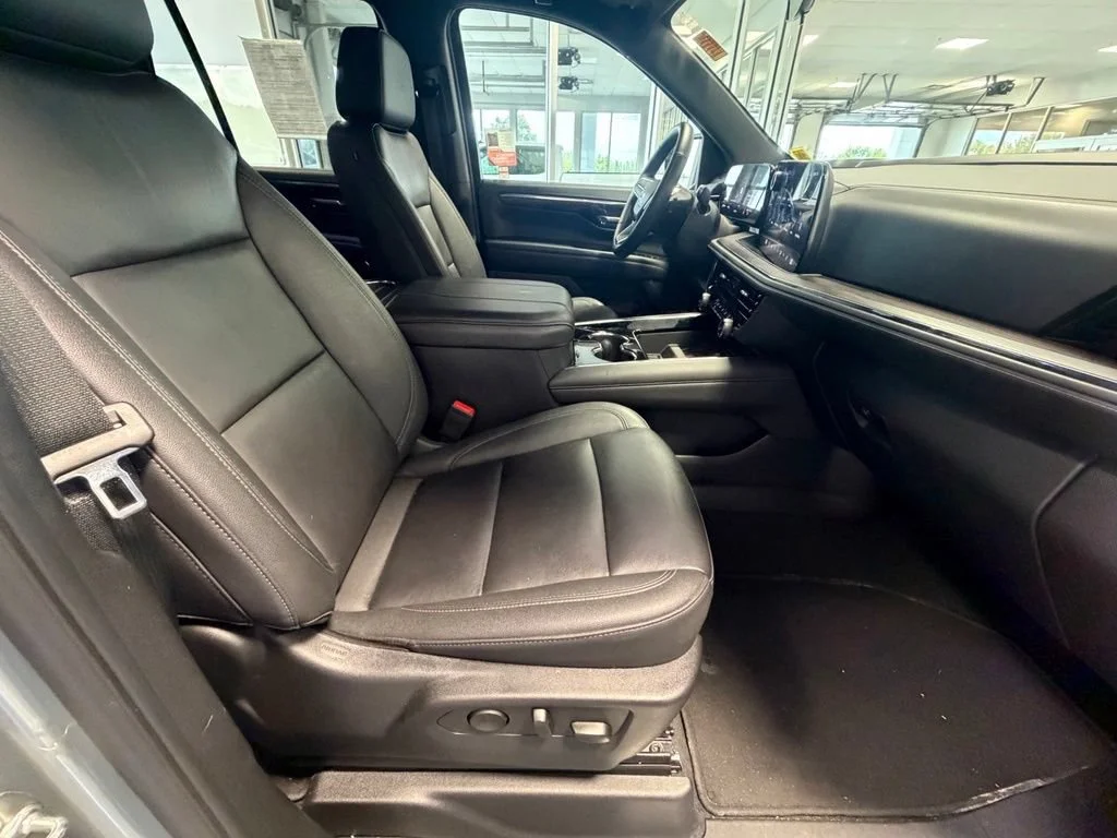 Used 2025 Sterling Gray Metallic Chevrolet LT image 41