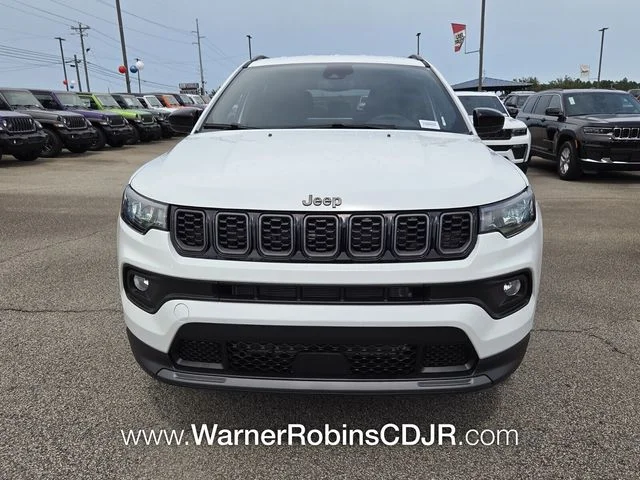 New 2026 Bright White Clear-Coat Exterior Paint Jeep Latitude image 2