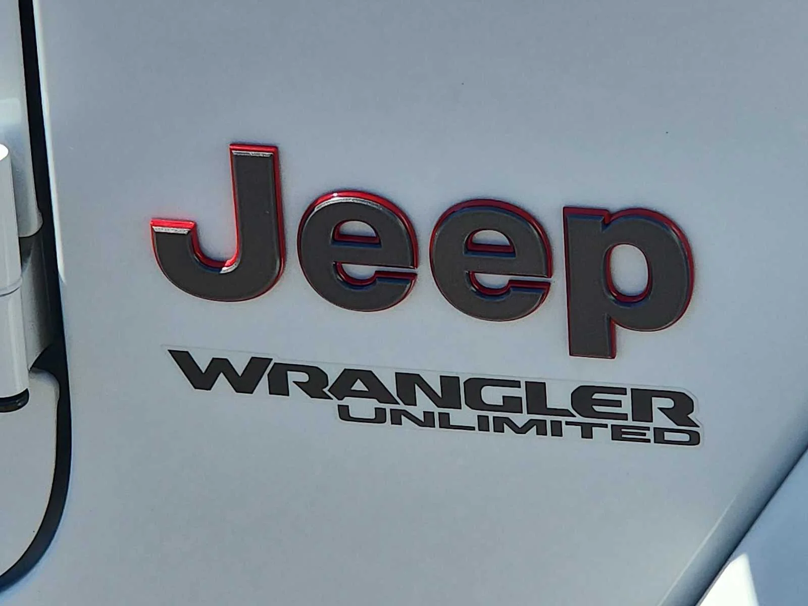 Used 2019 Bright White Clearcoat Jeep Rubicon image 22