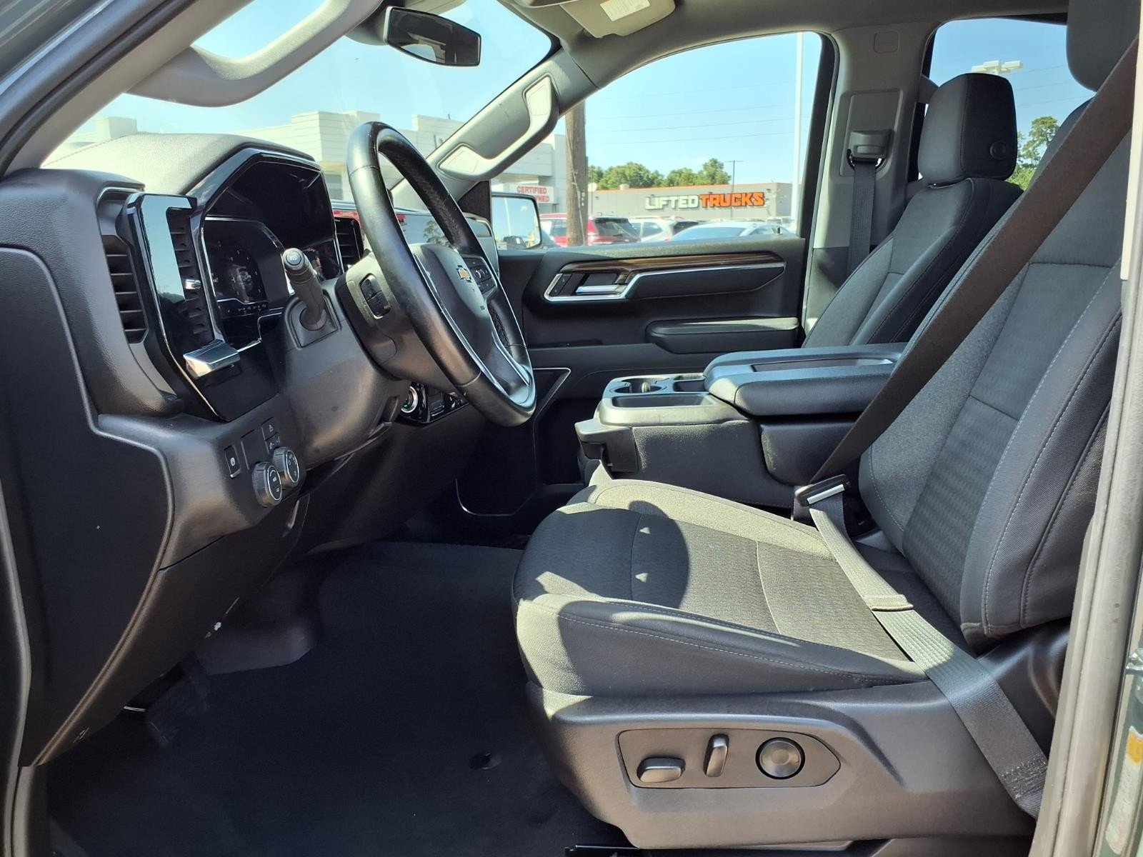 2025 Chevrolet Silverado 1500 LT - 10