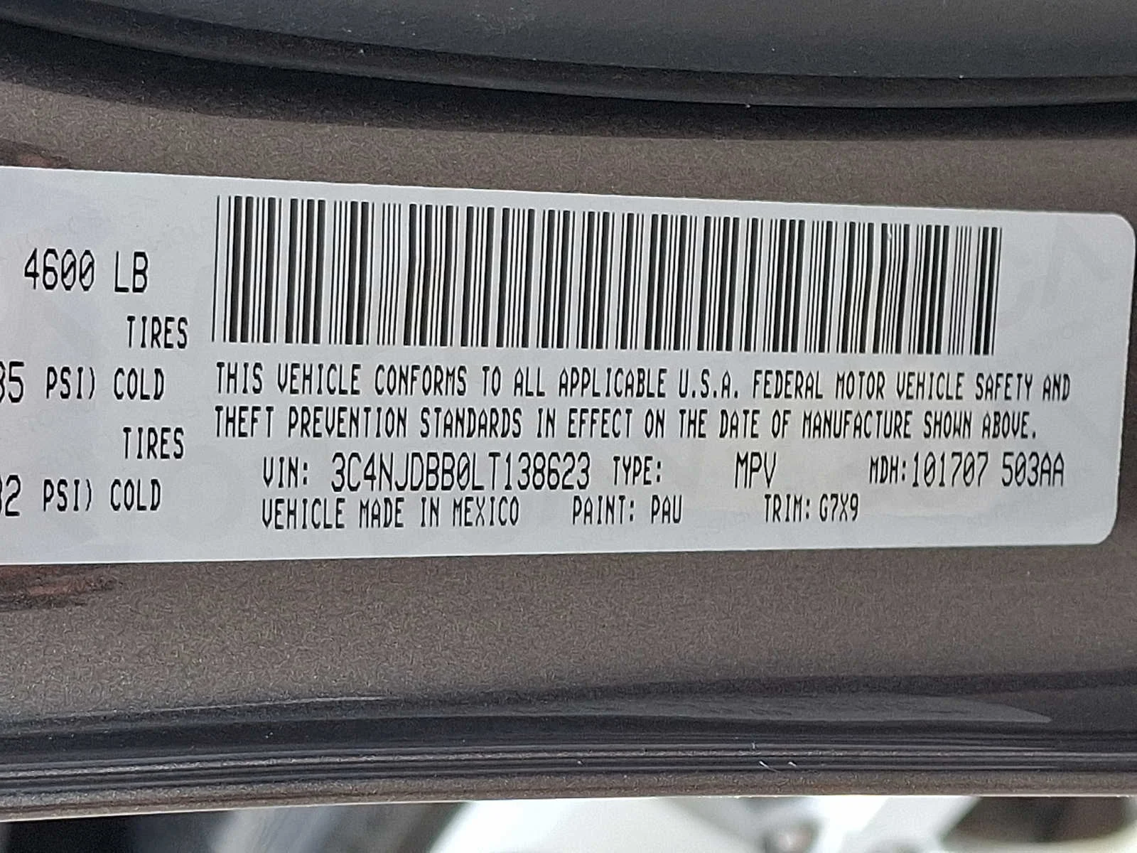 Used 2020 Granite Crystal Clearcoat Metallic Jeep Latitude image 26