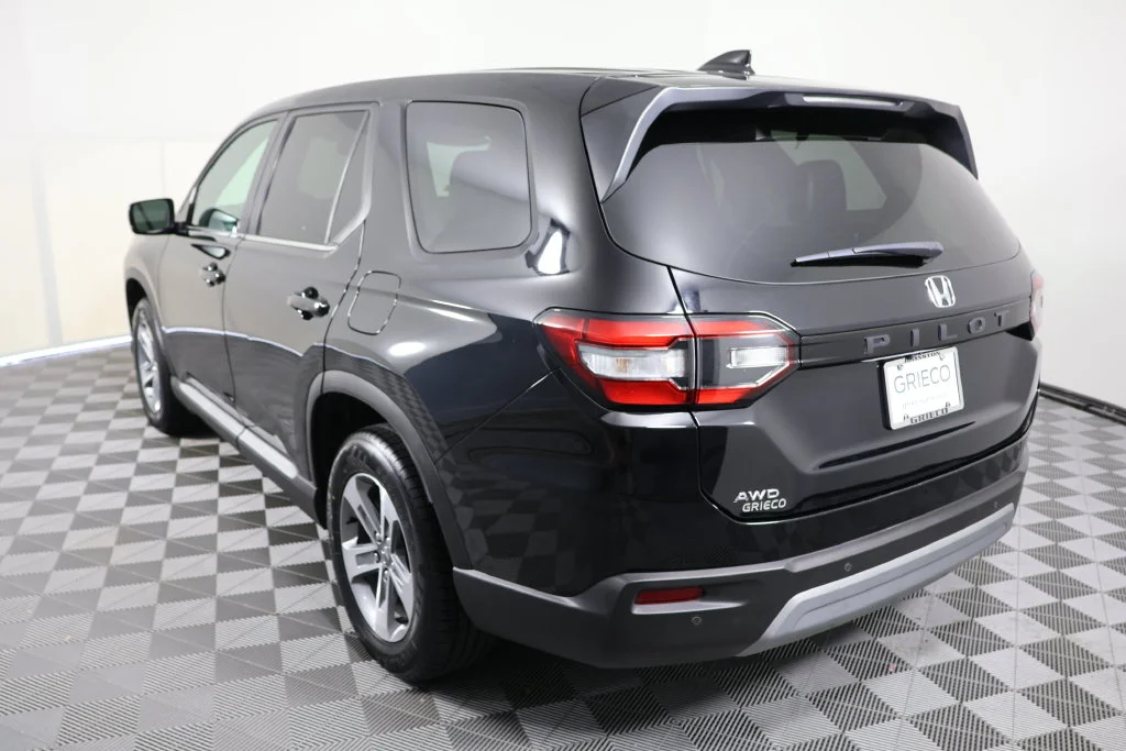 Used 2025 Black Honda EX-L image 6