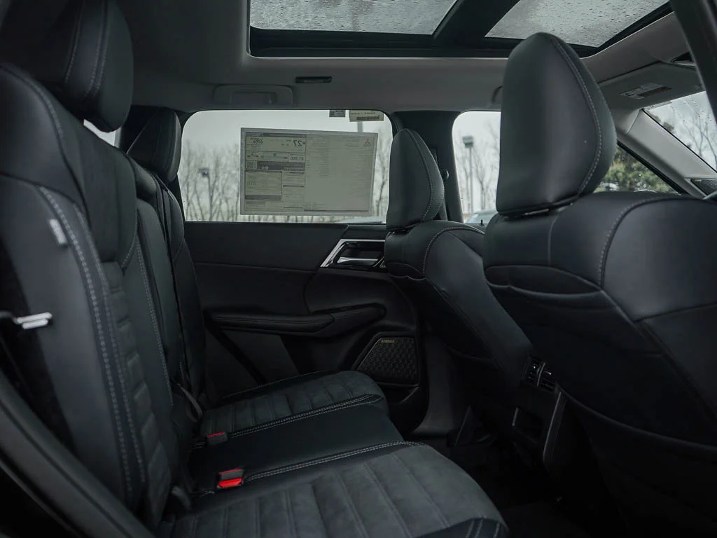 2026 Mitsubishi Outlander SE - Photo 13