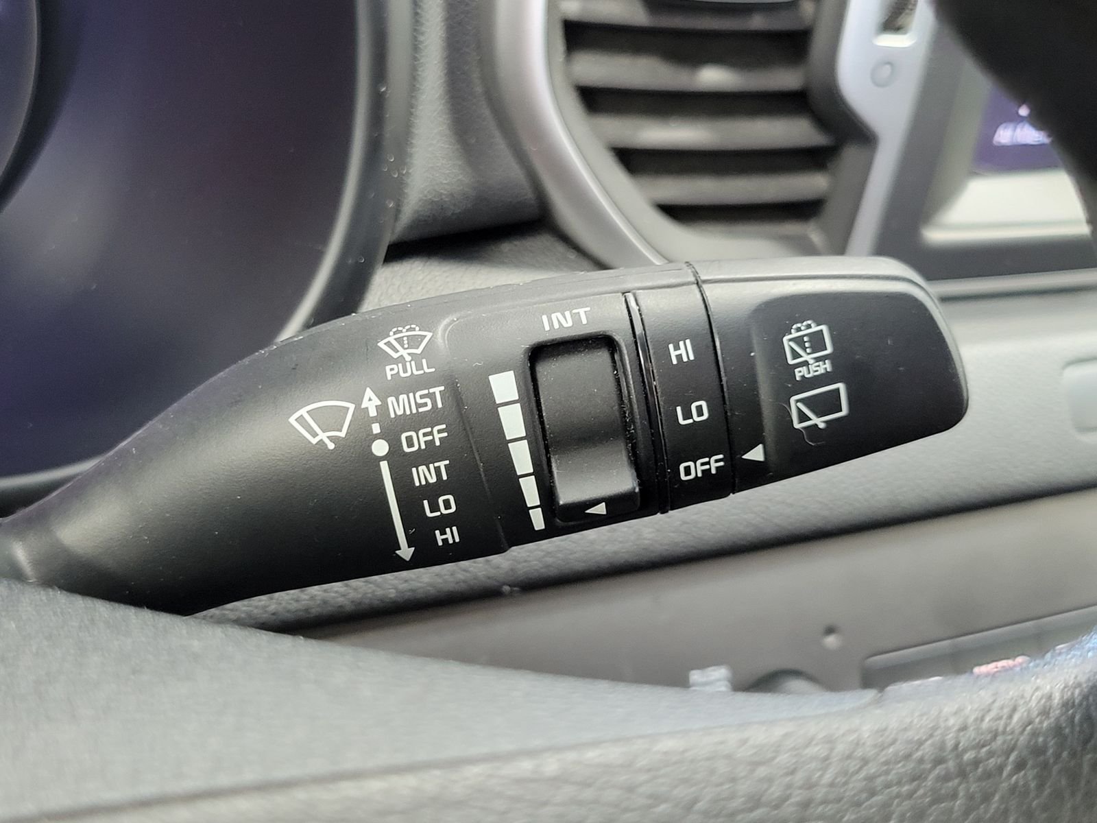 Used 2019 White Kia LX image 18