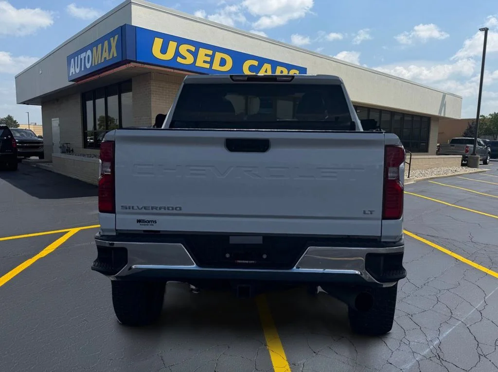 Used 2024 Summit White Chevrolet LT image 6