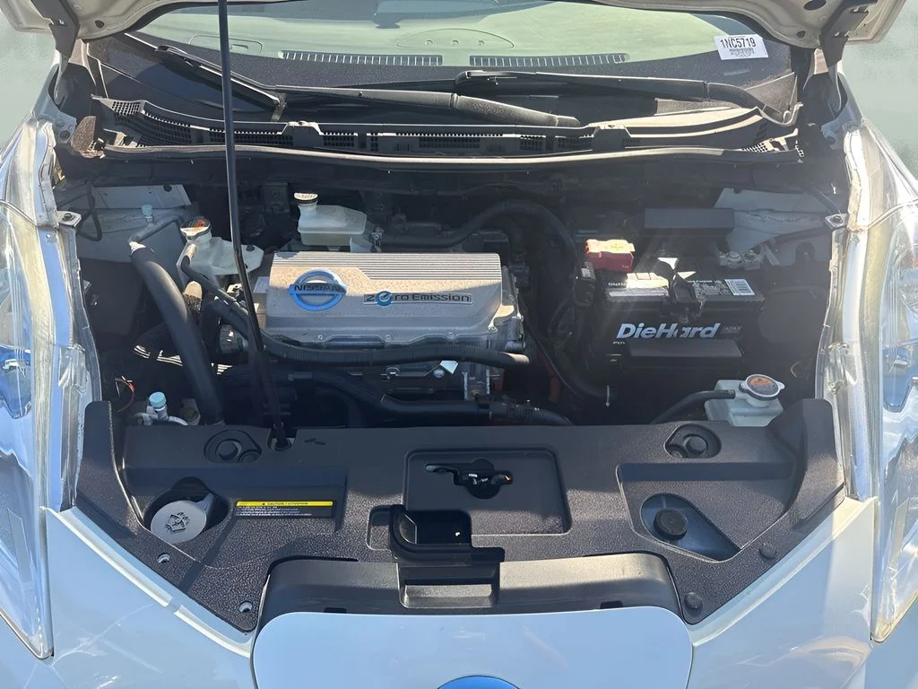 Used 2012 White Nissan SV image 32