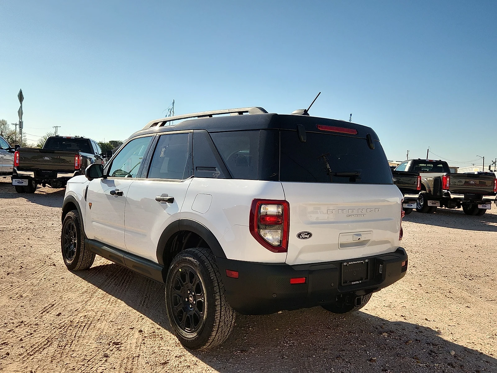 New 2026 Oxford White Ford Badlands image 5
