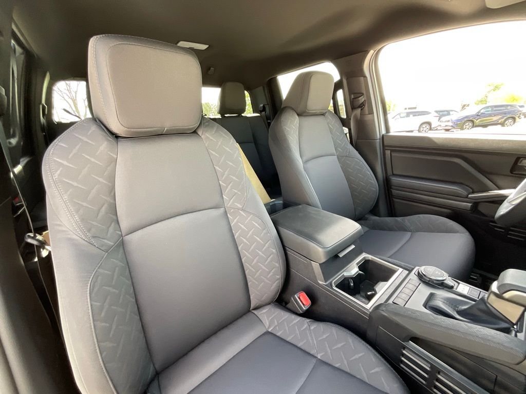 2025 Toyota Tacoma SR5 - Photo 21