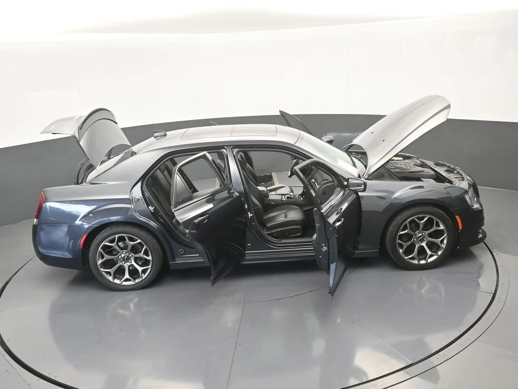 Used 2018 Maximum Steel Metallic Clearcoat Chrysler S image 70