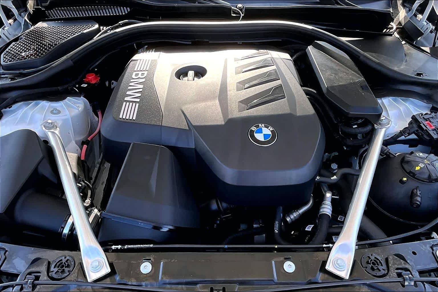 Used 2026 Alpine White BMW 530i image 30