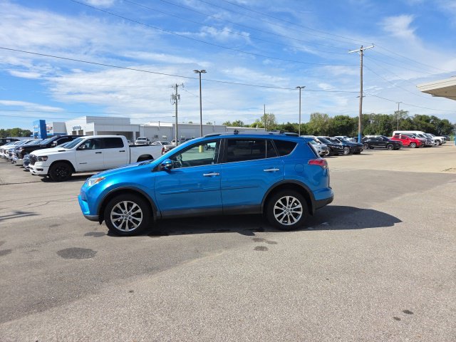 2017 Toyota RAV4 Limited - Photo 9