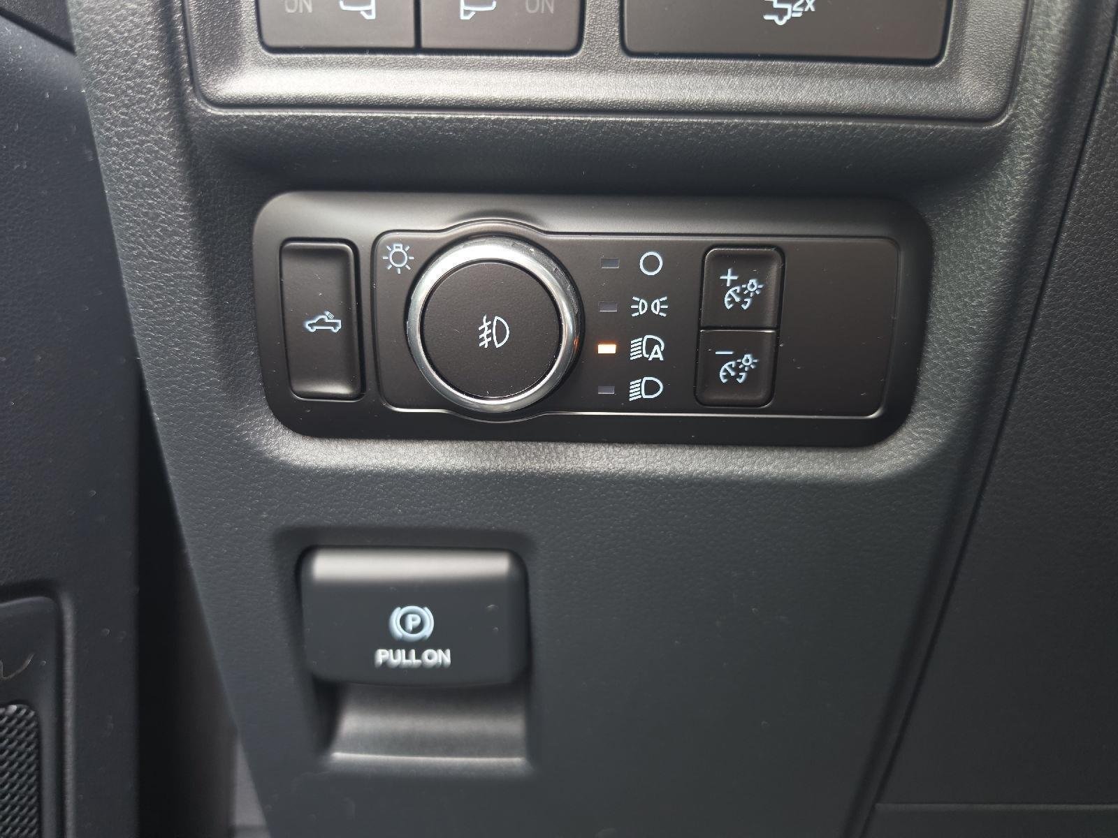 Used 2023 Oxford White Ford XLT image 34