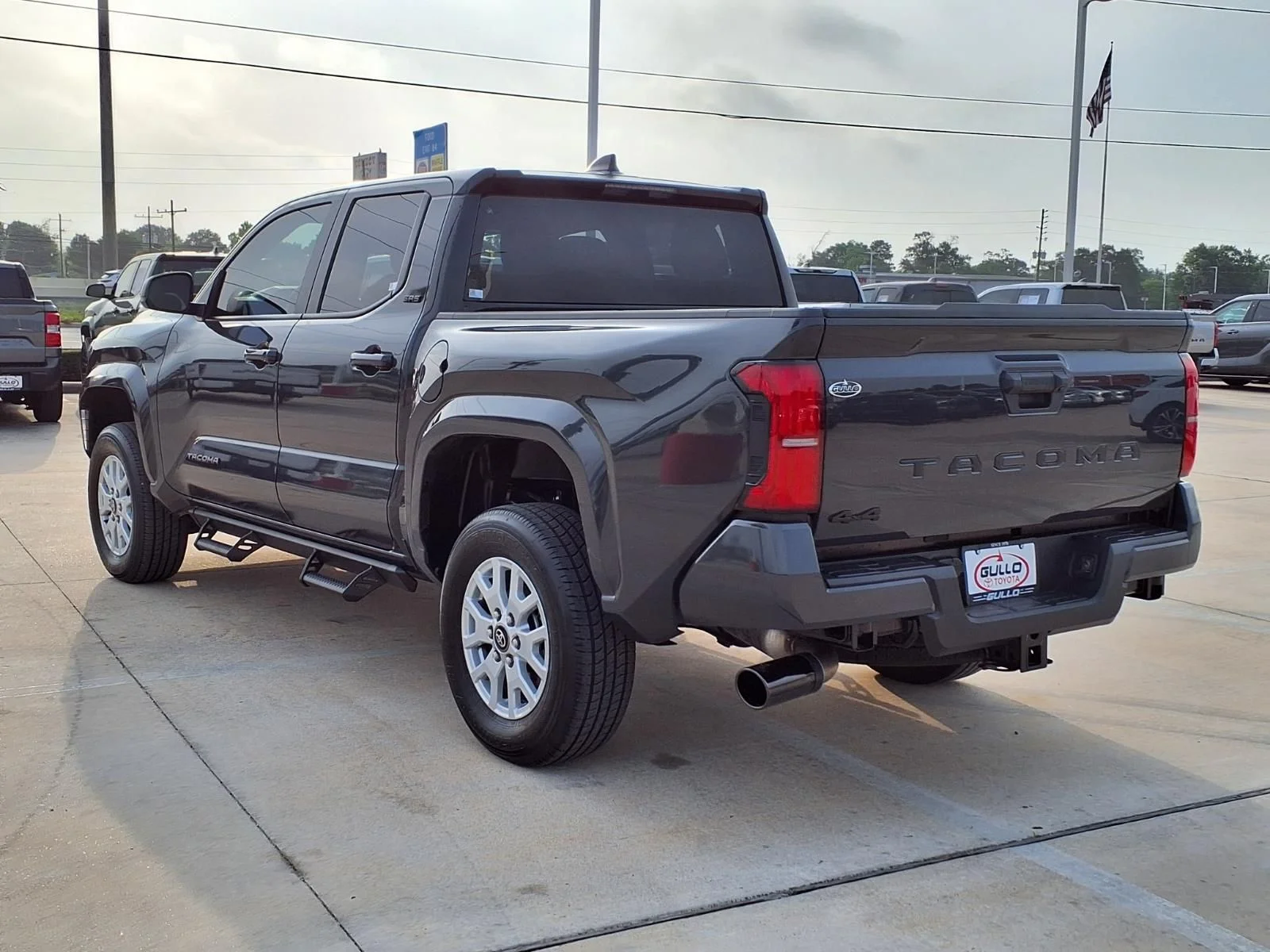 Used 2025  Toyota SR5 image 2