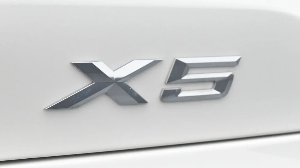 Certified Used 2023 Mineral White Metallic BMW xDrive40i image 21