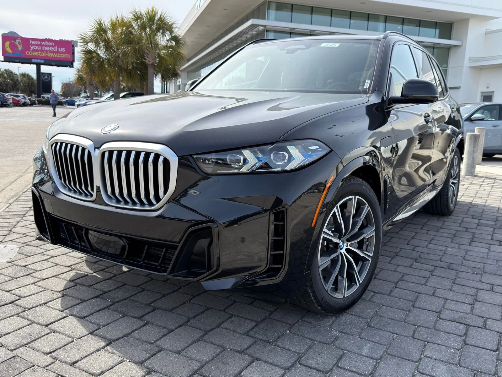 2026 BMW X5 xDrive50e's photo