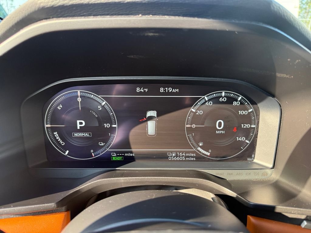 Used 2023  Mitsubishi SEL image 18