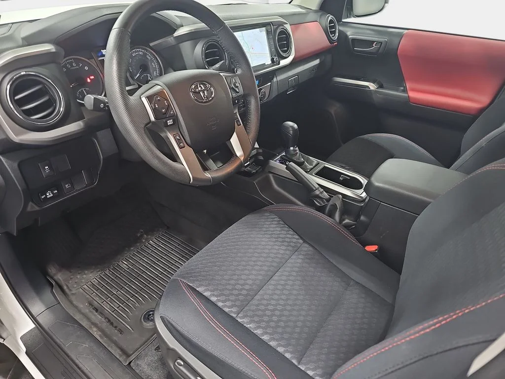Used 2021 White Toyota SR5 image 18