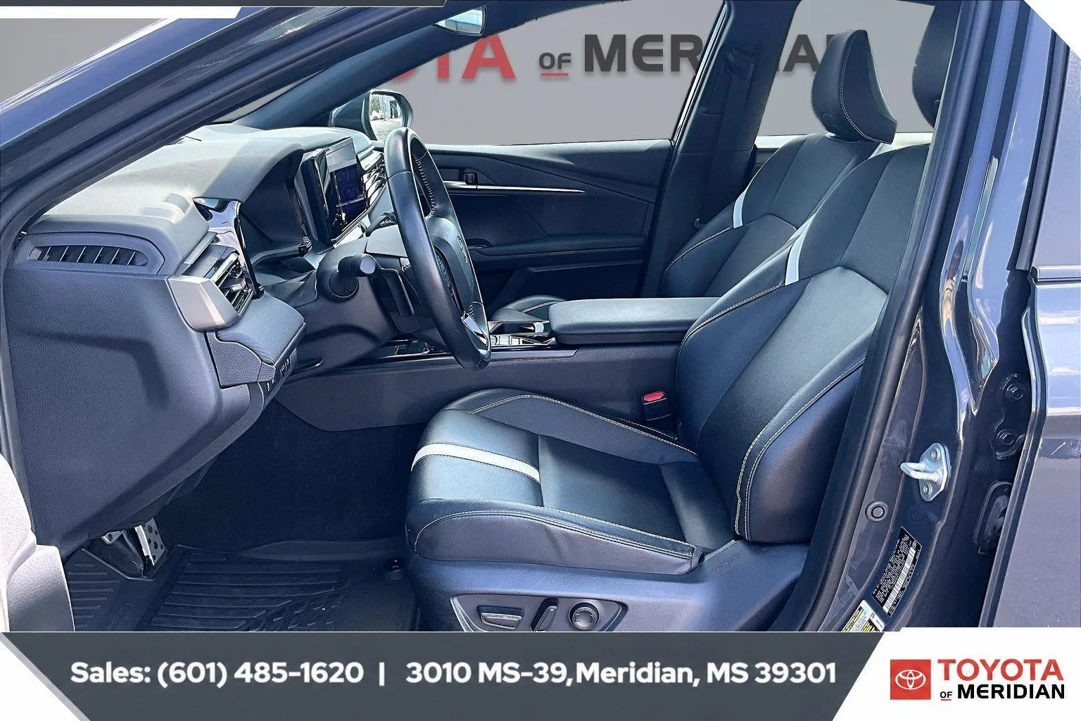 Used 2025 Underground Toyota SE (Natl) image 18