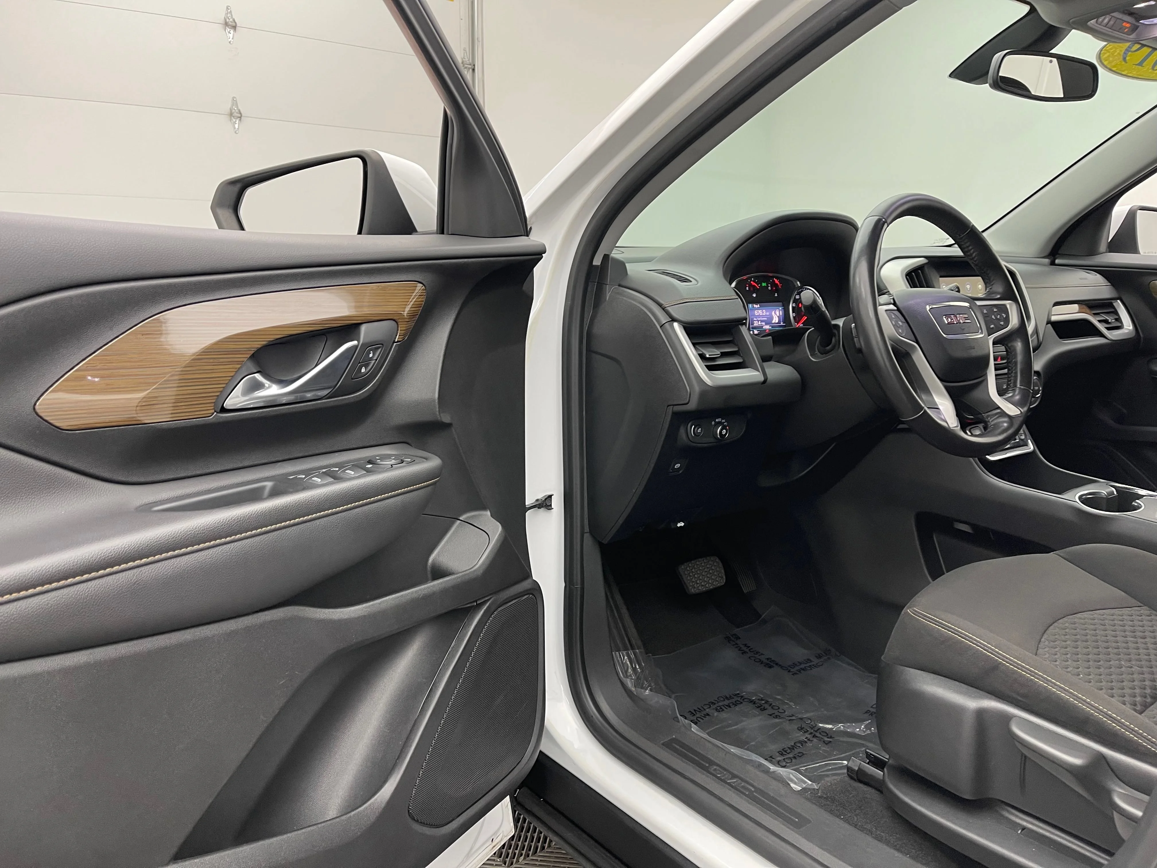 Used 2019 SUMMIT WHITE GMC SLE image 13