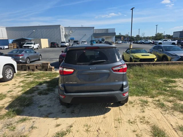 Used 2021  Ford SE image 5