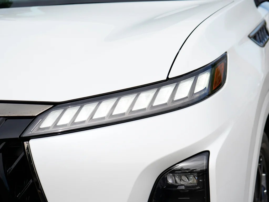 New 2026 RADIANT WHITE INFINITI Sport 4WD image 5