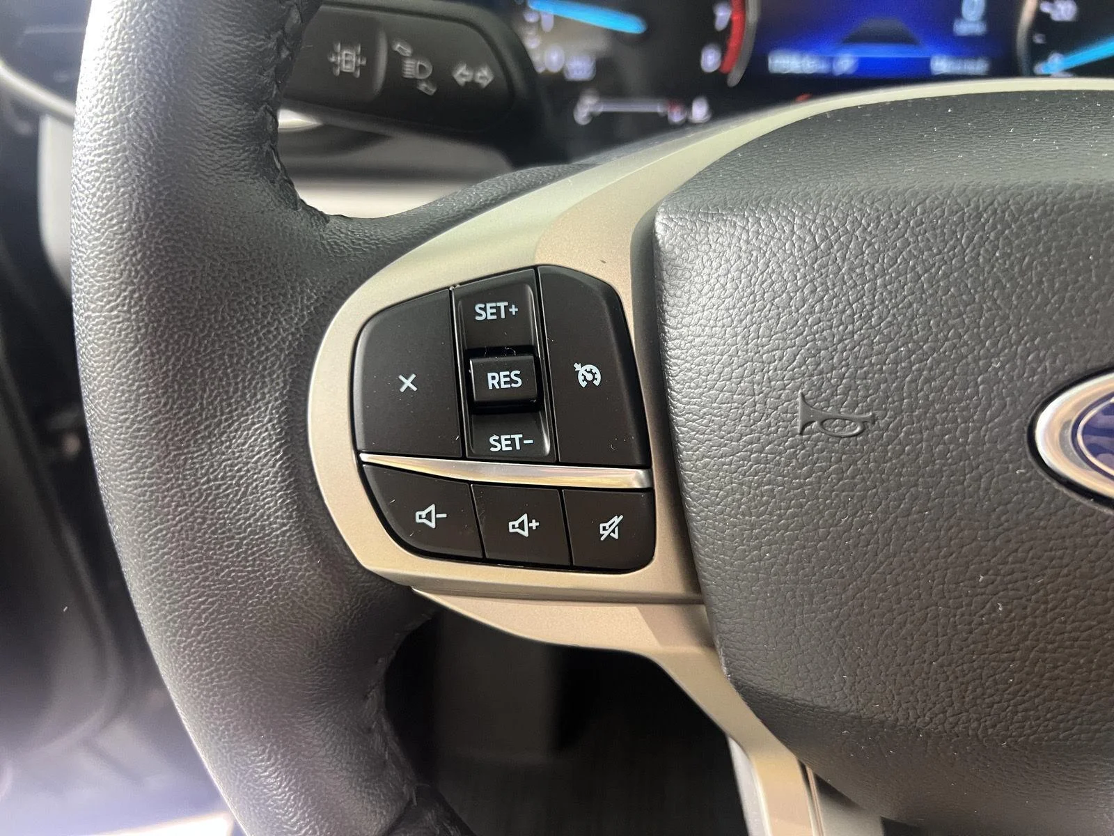 Used 2023 Carbonized Gray Ford XLT image 14