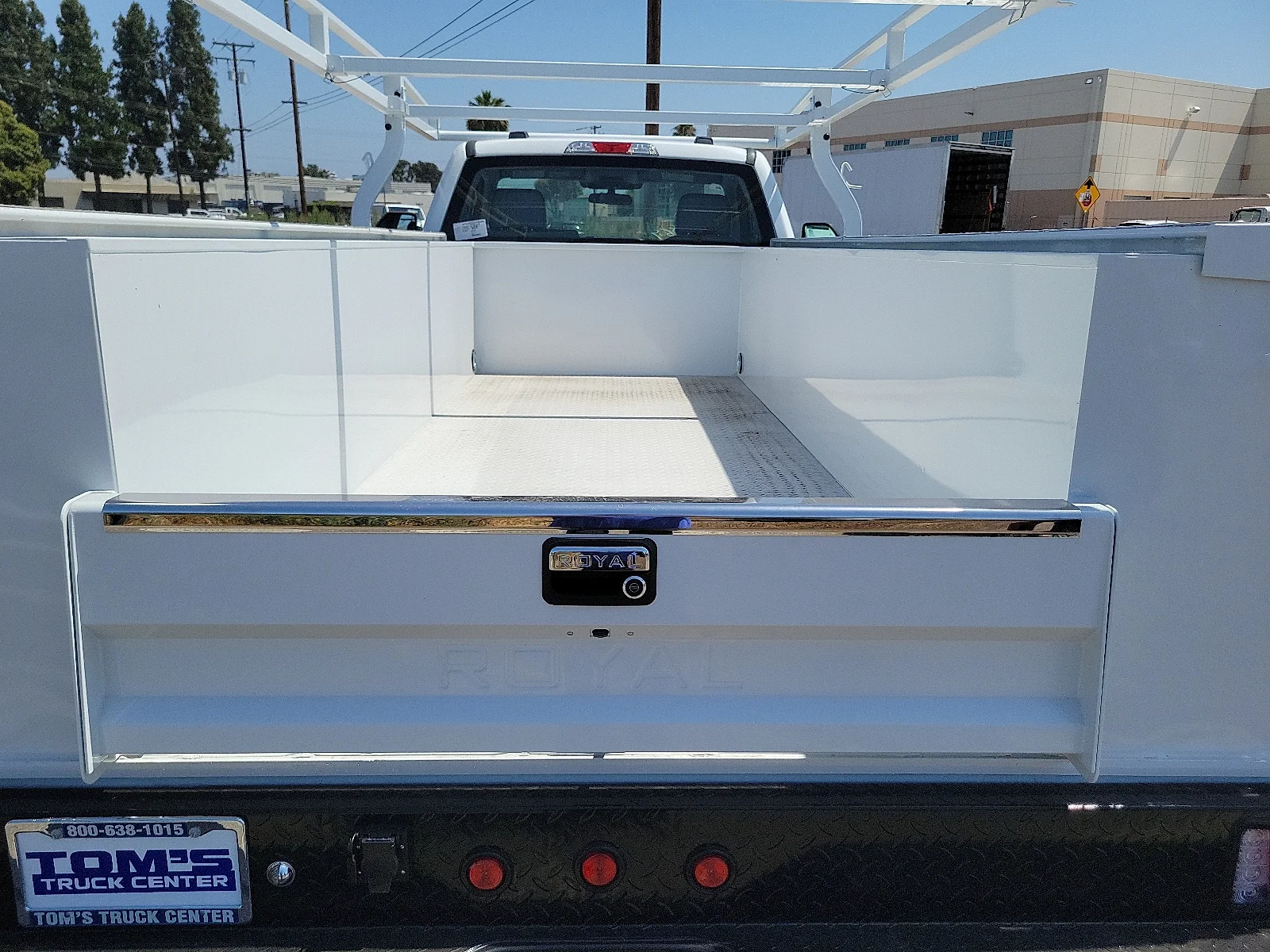 2025 Ford F-350 Super Duty Chassis Cab XL - Photo 15