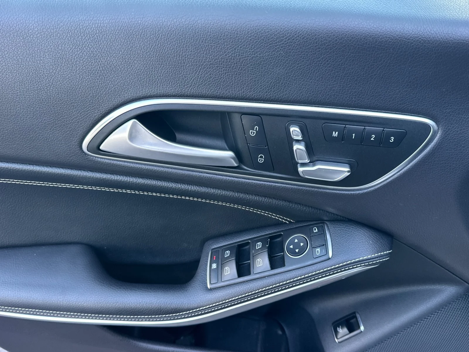 Used 2018 Silver Mercedes-Benz CLA 250 image 11