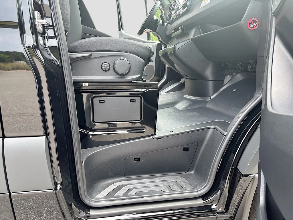 New 2026  Mercedes-Benz Cargo 170 WB image 19