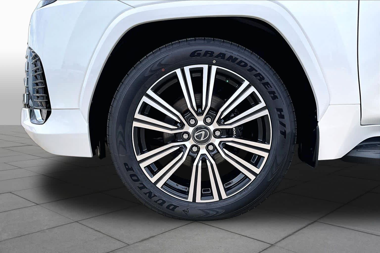 New 2026 Eminent White Pearl Lexus LUXURY image 21