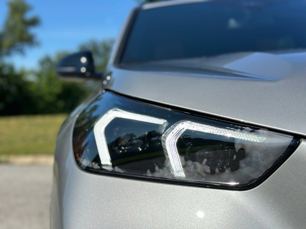New 2027 Space Silver Metallic BMW xDrive28i image 9