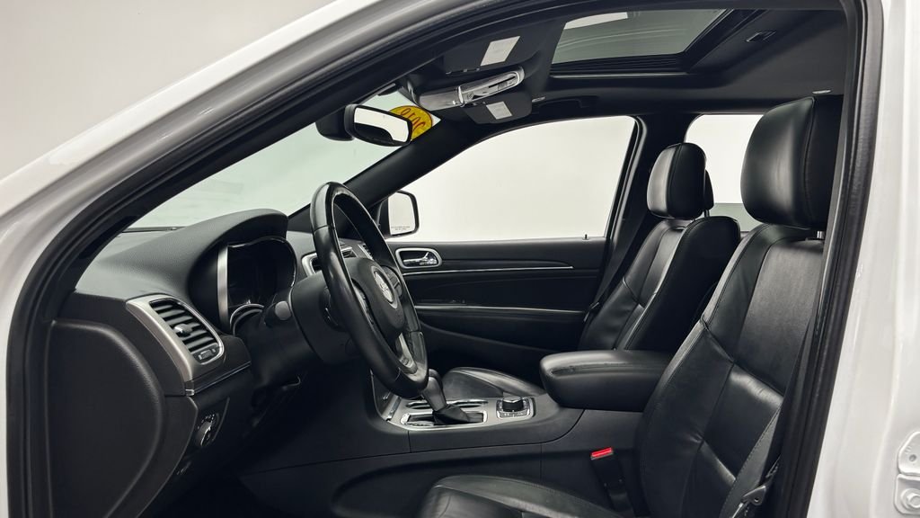 Used 2018 White Jeep Limited image 10