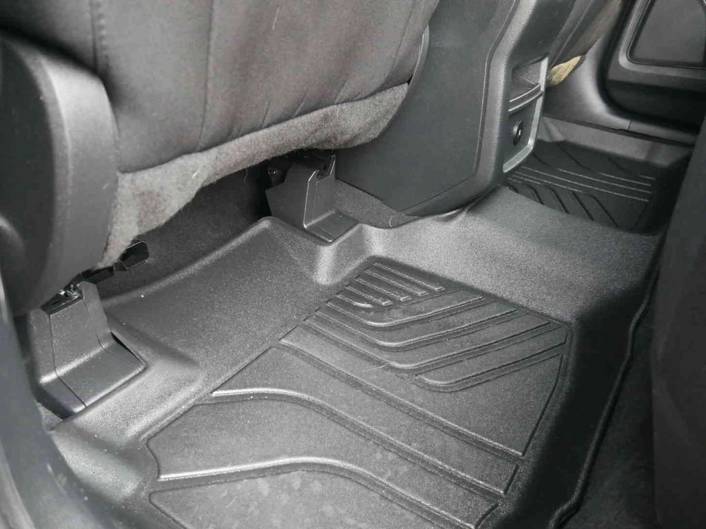 Used 2024 Blue Ford SEL image 15
