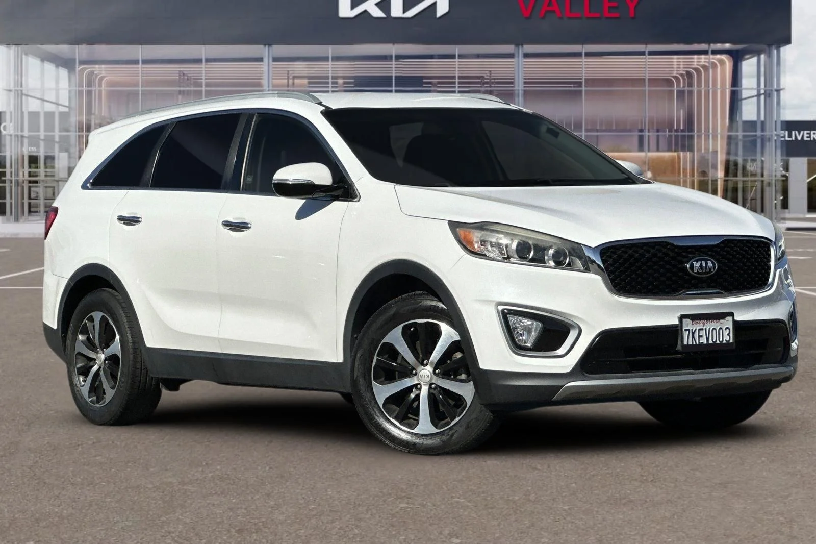 Used 2016 Kia Sorento EX with VIN 5XYPH4A18GG010737 for sale in Modesto, CA