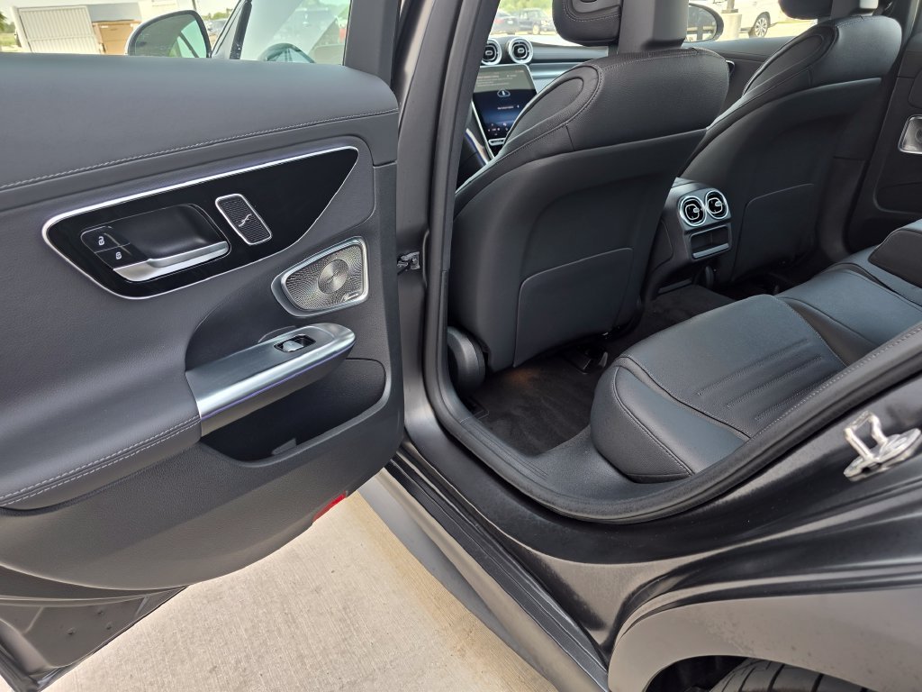 New 2026 MANUFAKTUR exclusive graphite grey magno Mercedes-Benz C 300 image 40