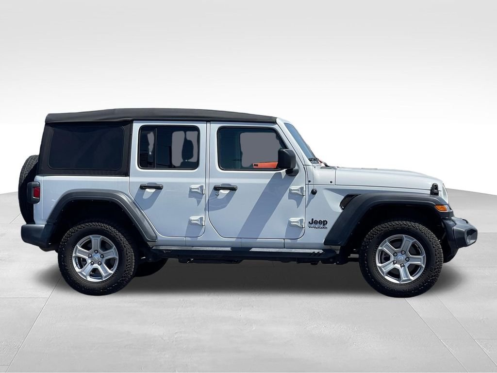 Used 2022 White Jeep Unlimited Sport S image 4