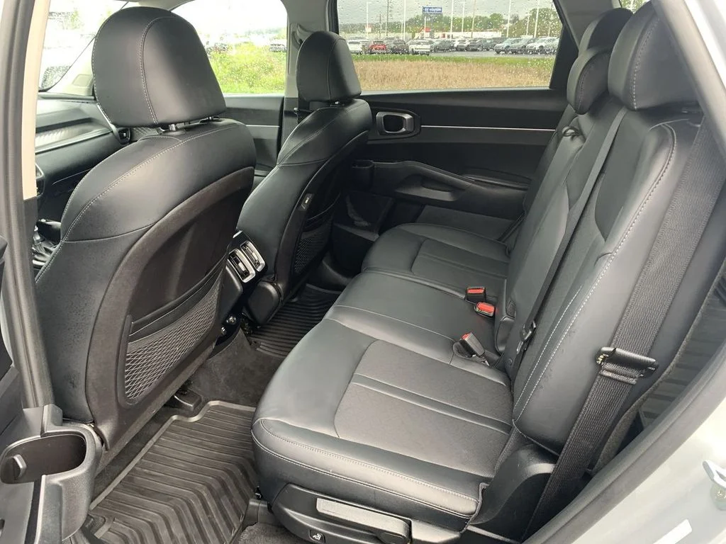 Used 2021 Silver Kia S image 14