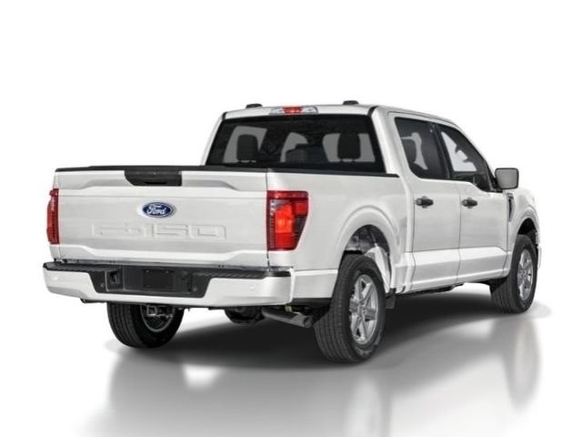 New 2026 Oxford White Ford XLT image 2