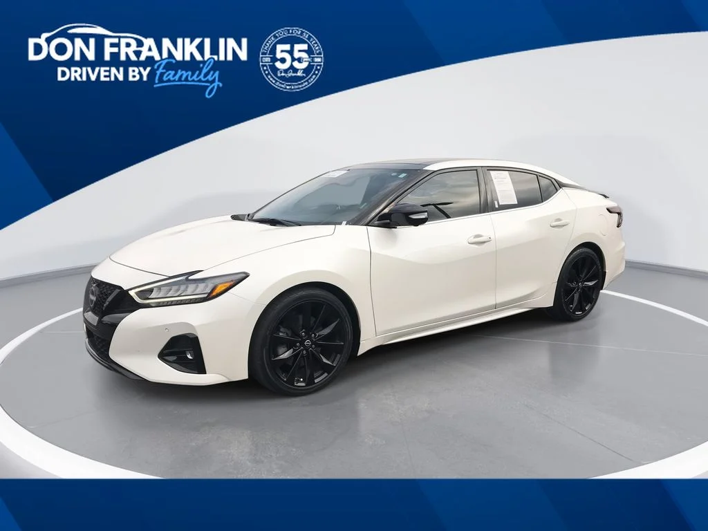 2023 Nissan Maxima SR's photo