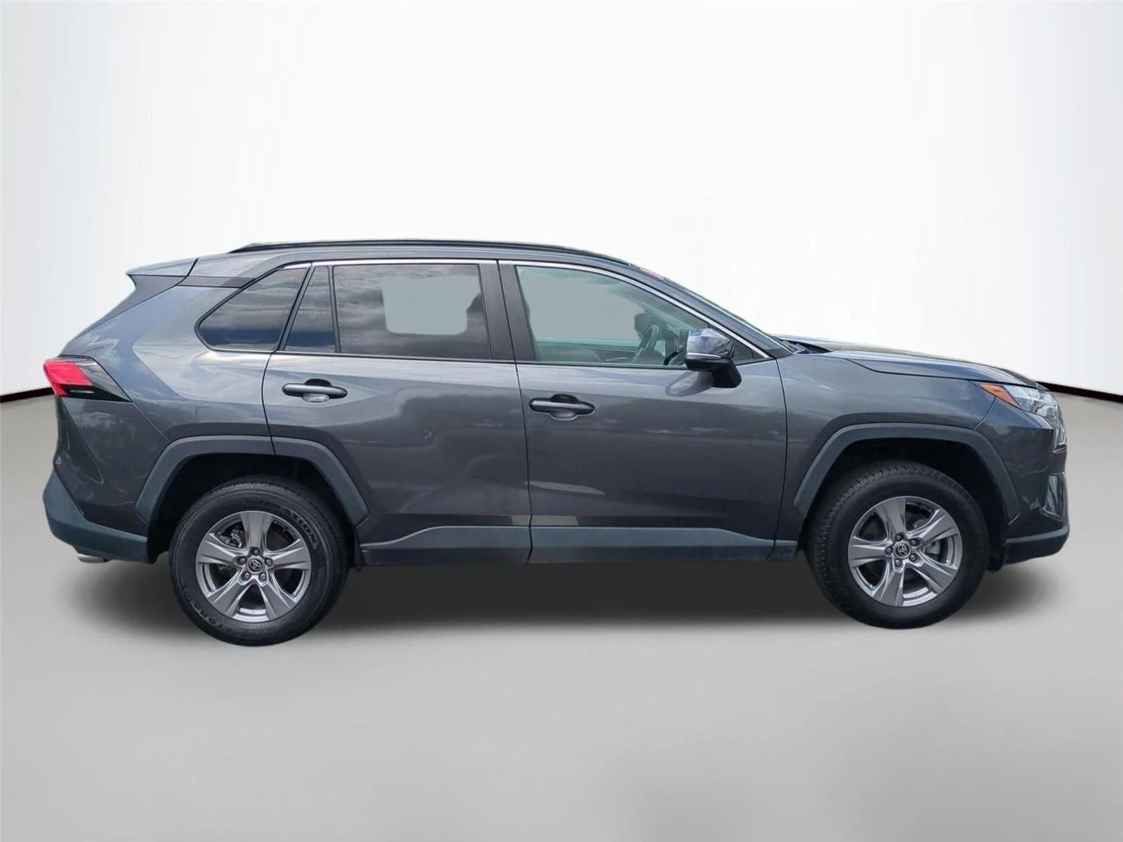 2024 Toyota RAV4 XLE - Photo 9