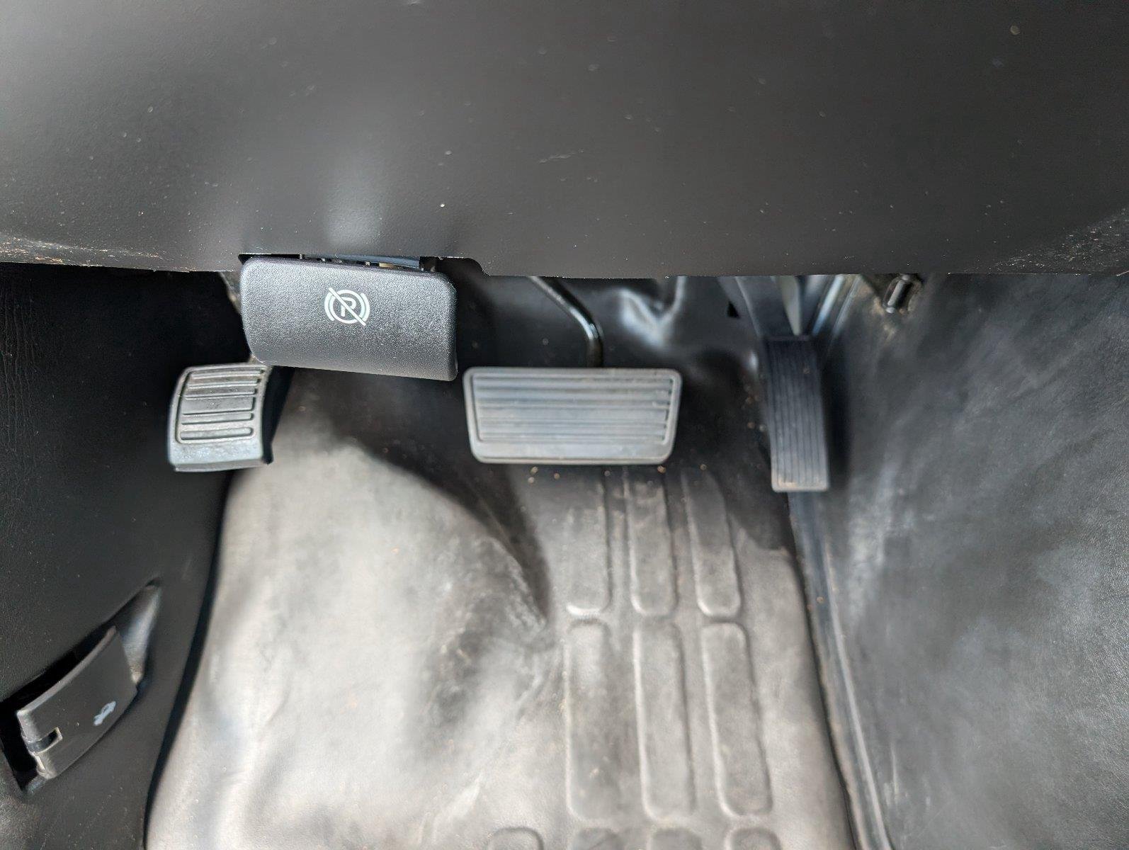 Used 2025 Summit White Chevrolet WT image 26