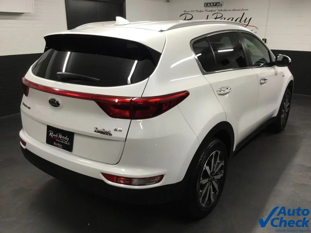 Used 2018 White Kia EX image 11