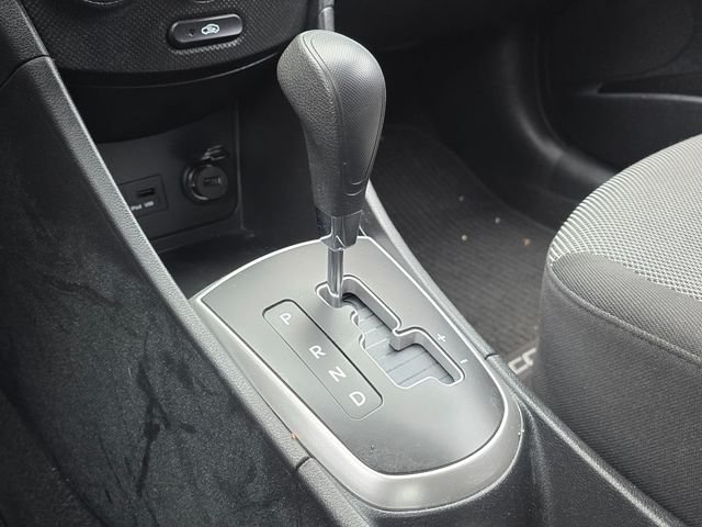 2012 Hyundai Accent GS - Photo 34