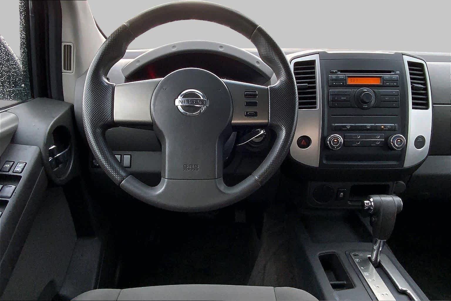 Used 2012 Avalanche Nissan S image 6